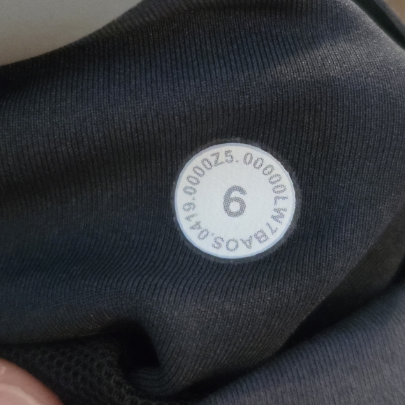 Lululemon In Movement Short - Picture 3 of 3